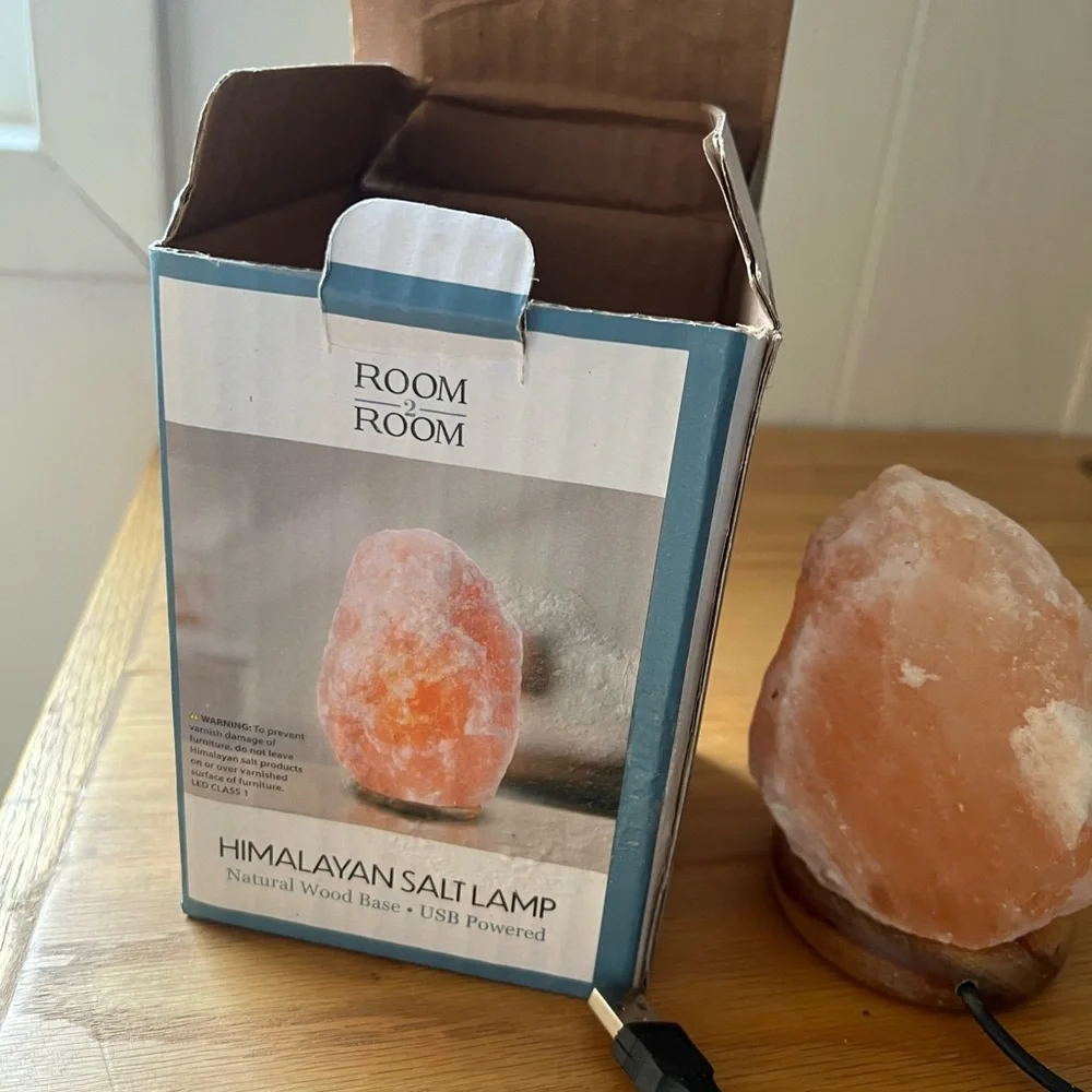 NIB New Room 2 Room Natural Himalayan Salt Lamp Natural Wood Base - USB Powered